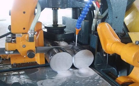 高明卧式带锯床的送料方式有哪几种？